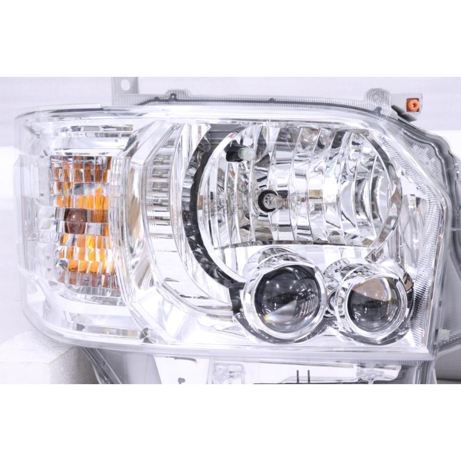 ハイエース　ヘッドライト　右 ハイエース 25-1383☆4型〜 LED 200系 ハイエース☆左右ヘッド