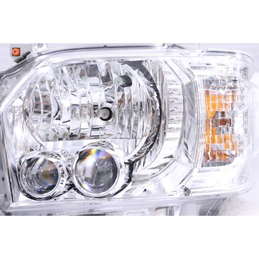ハイエース　右ヘッドライト ハイエース 25-1383☆4型〜 LED 200系 ハイエース☆左右ヘッドライト