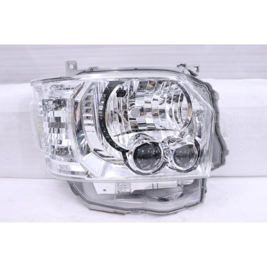 ハイエース 25-1777☆美品 4型~ LED 200 ハイエース☆右ヘッドライト 