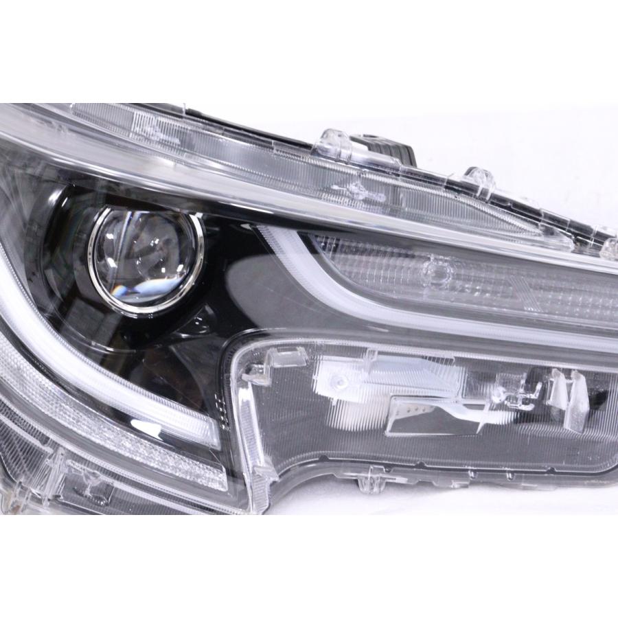 カローラスポーツ 右ヘッドライト 本体 トヨタ（TOYOTA） 25-1810☆美品☆LED NRE210H カローラスポーツ☆右