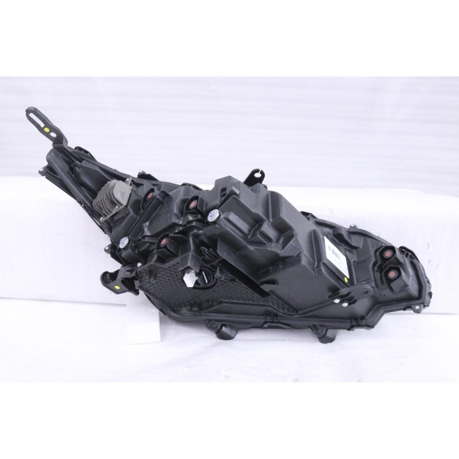 トヨタ（TOYOTA） 25-36☆美品☆LED MXUA80 ハリアー G Z☆左ヘッド