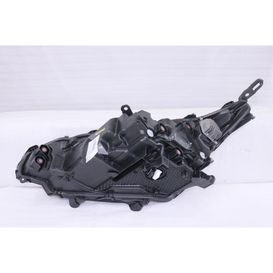 25-98☆美品☆LED MXUA80 ハリアー G Z☆右ヘッドライト KOITO 48-233