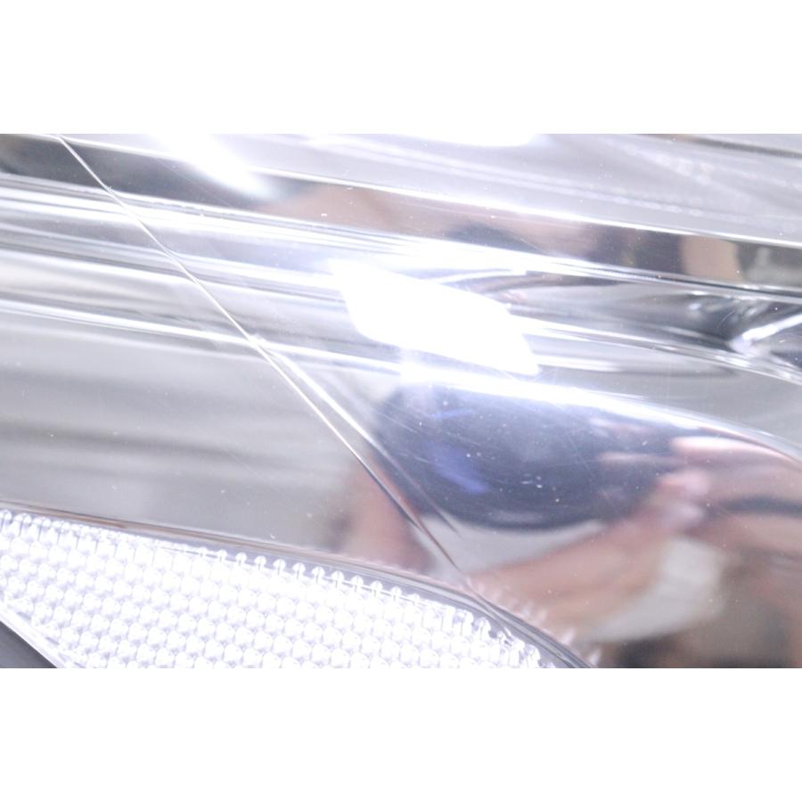 26-1686☆美品☆後期 LED ZVW40W プリウスα☆右ヘッドライト KOITO 47