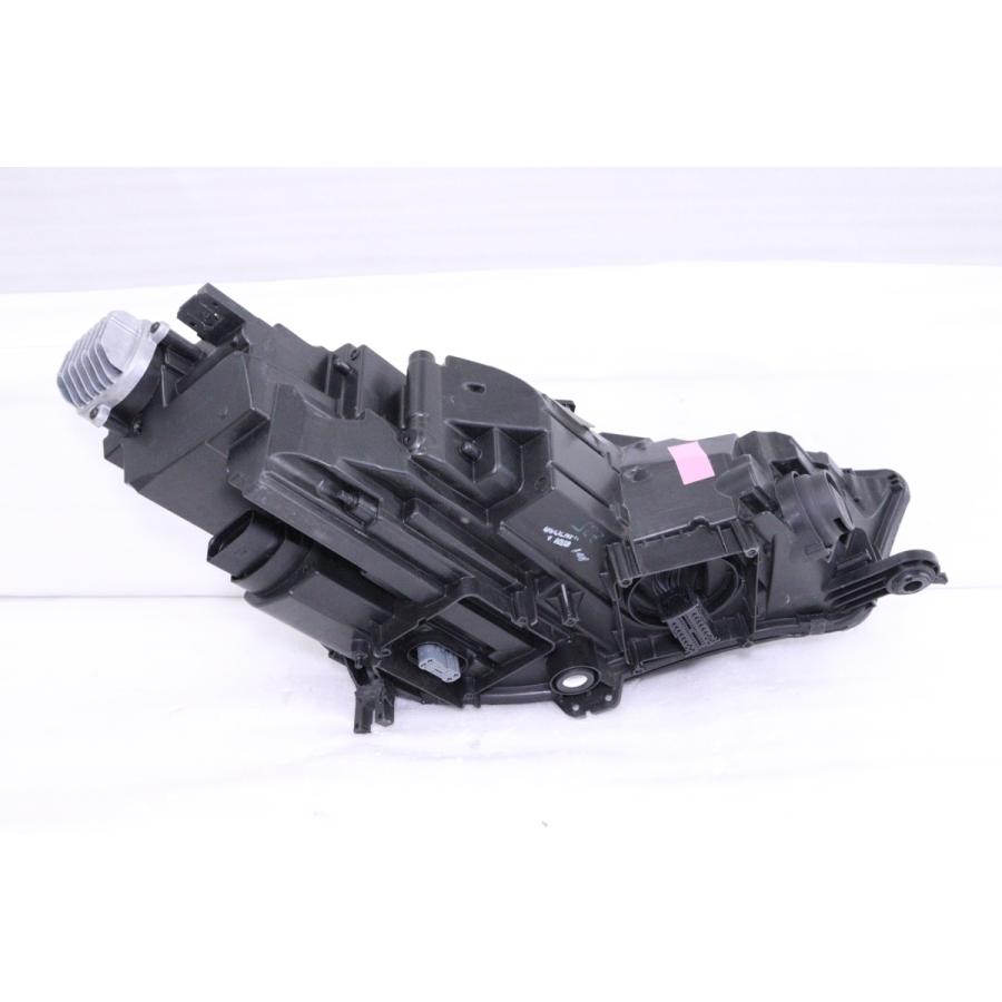 トヨタ（TOYOTA） 26-184☆美品☆LED 8W アウディA4 マトリックス☆左