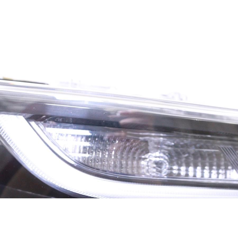 トヨタカローラツーリングLEDヘッドライトユニット（右側）