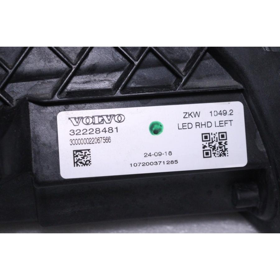 トヨタ（TOYOTA） 26-429☆【値下】後期 LED MB ボルボ V40☆左ヘッド