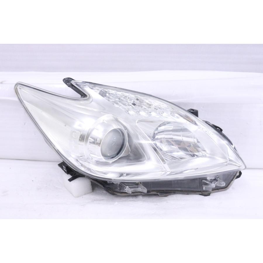 美品トヨタ30系プリウスDAA-ZVW30 純正 ハロゲン ヘッドライト 左右