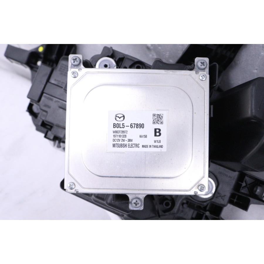 トヨタ（TOYOTA） 26-682☆【値下】LED BP8P マツダ3☆右ヘッドライト