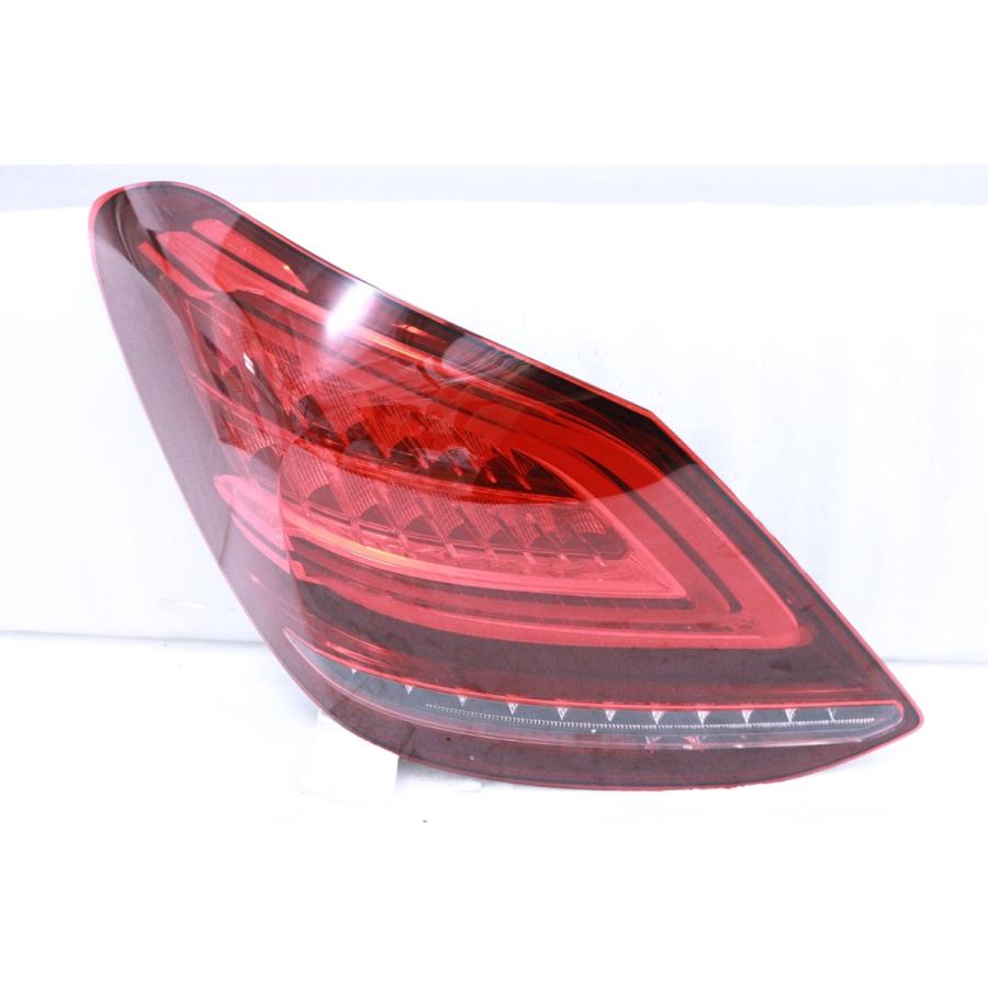 28-1760☆美品☆後期 LED W205 ベンツCクラス☆左テールライト セダン 
