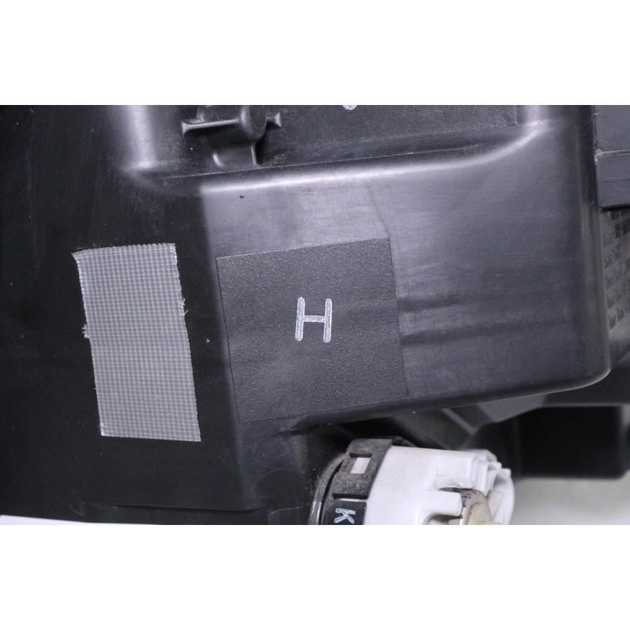 28-689☆美品☆後期 LED NHP10 アクア☆右ヘッドライト KOITO 52-315