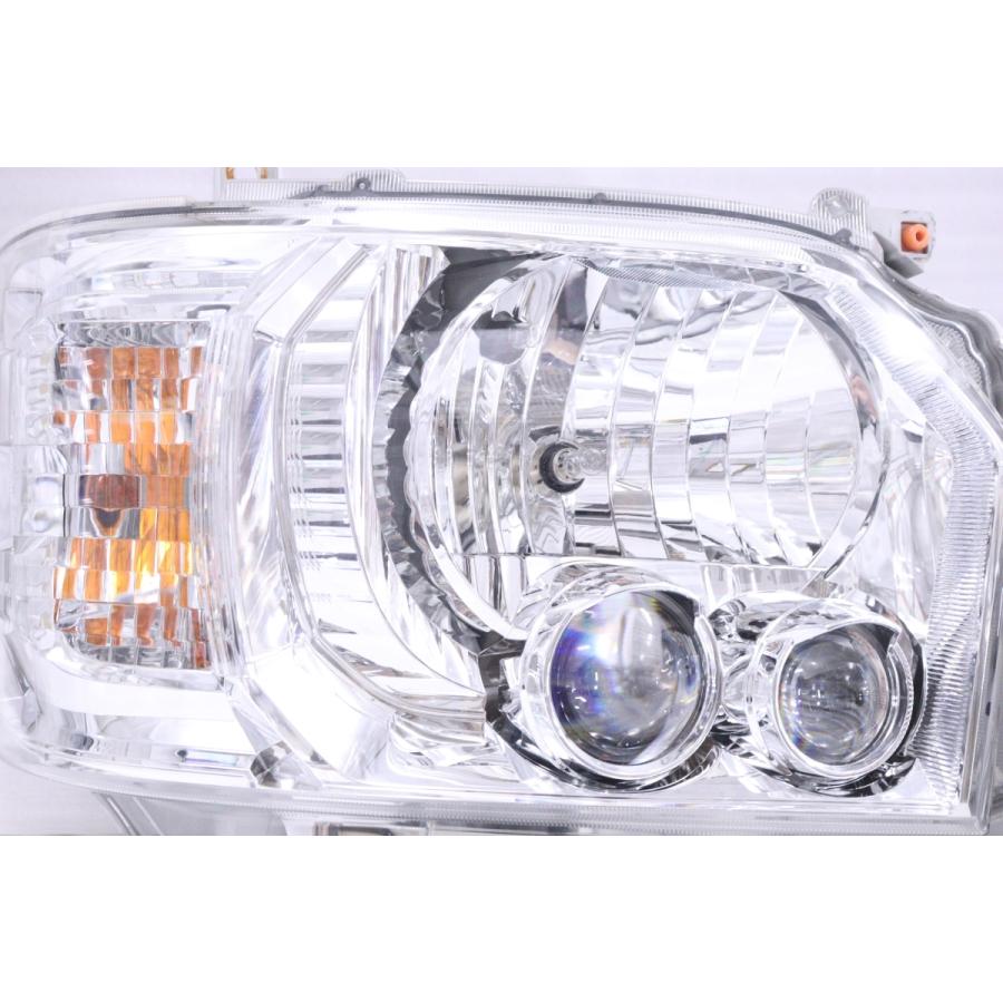 ハイエース　ヘッドライト 28-876☆美品 LED 4型〜 200系 ハイエース☆左右ヘッドライト