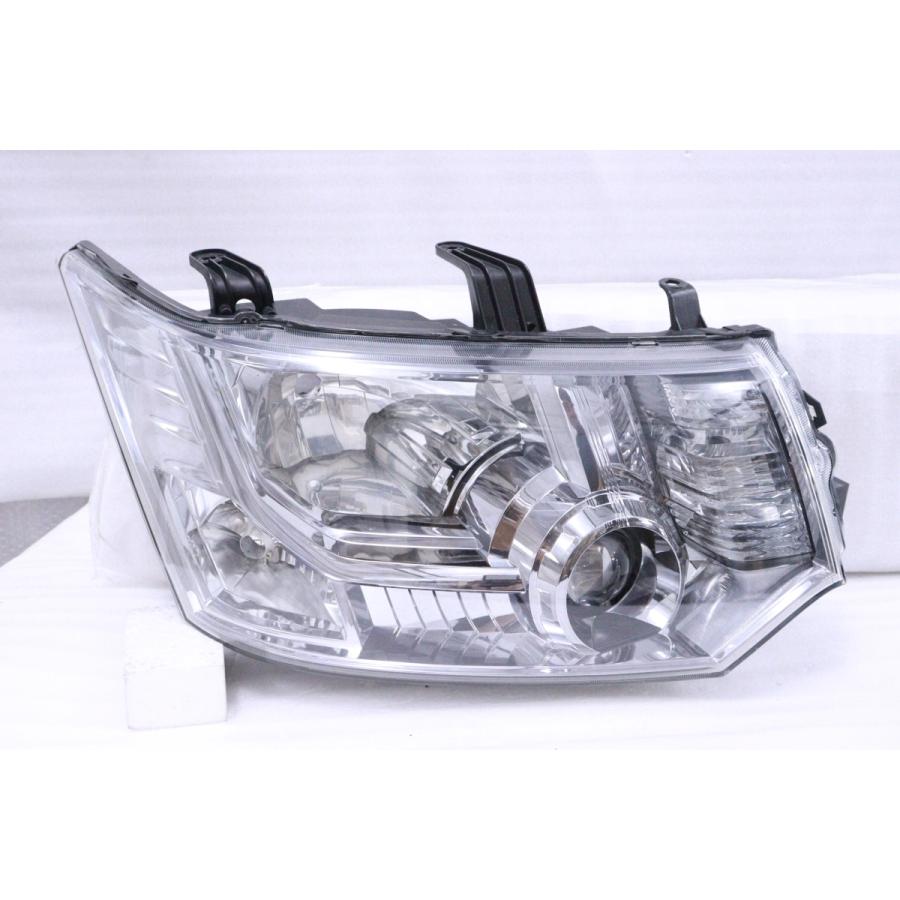 29-185☆【値下】前期 HID CV1W デリカD5☆右ヘッドライト KOITO 100 