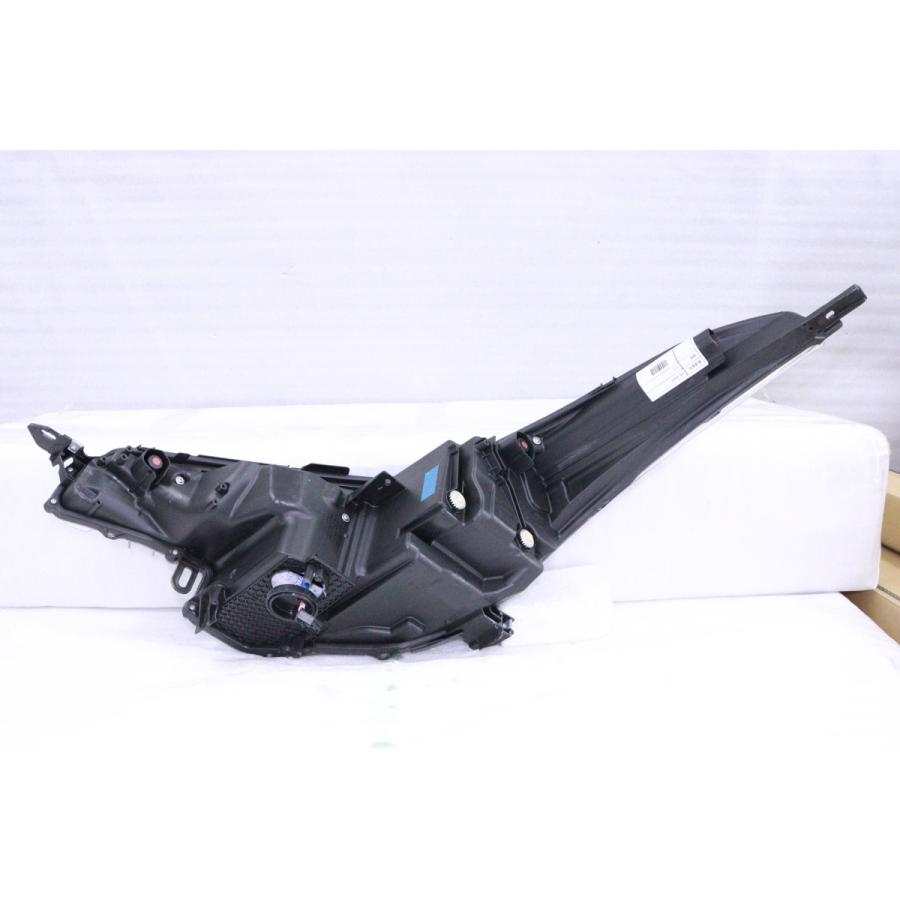 29-2047☆美品☆中期 LED NGX10 C-HR☆右ヘッドライト KOITO 10-111 打