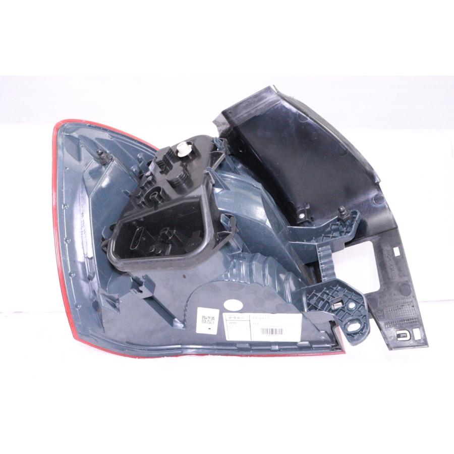 29-2477☆美品☆後期 F20 BMW1シリーズ☆右テールライト F03600000