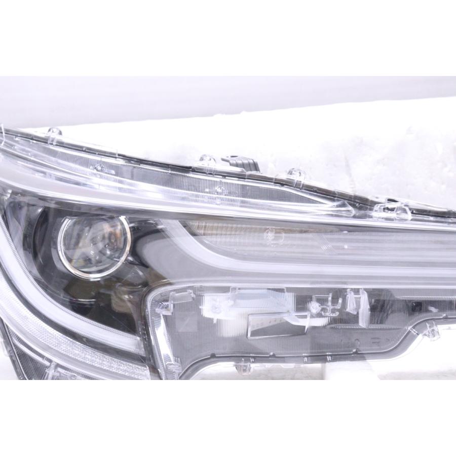 トヨタカローラツーリングLEDヘッドライトユニット（右側）