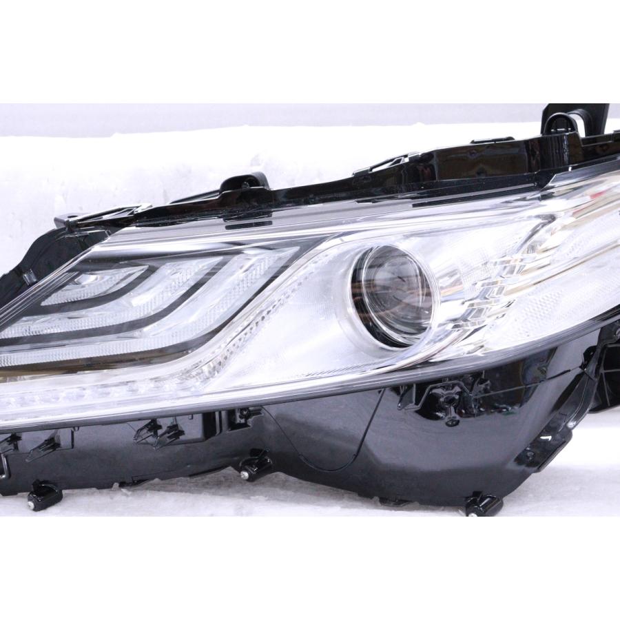 2X-1969☆未使用品☆後期 LED AXVH70 カムリ☆左ヘッドライト KOITO 33
