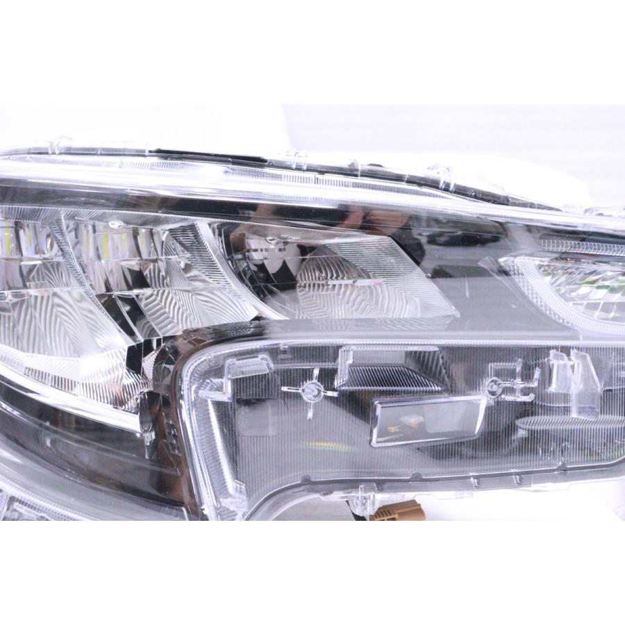 2X-78☆美品☆LED ZRE212 カローラ ツーリング☆右ヘッドライト KOITO