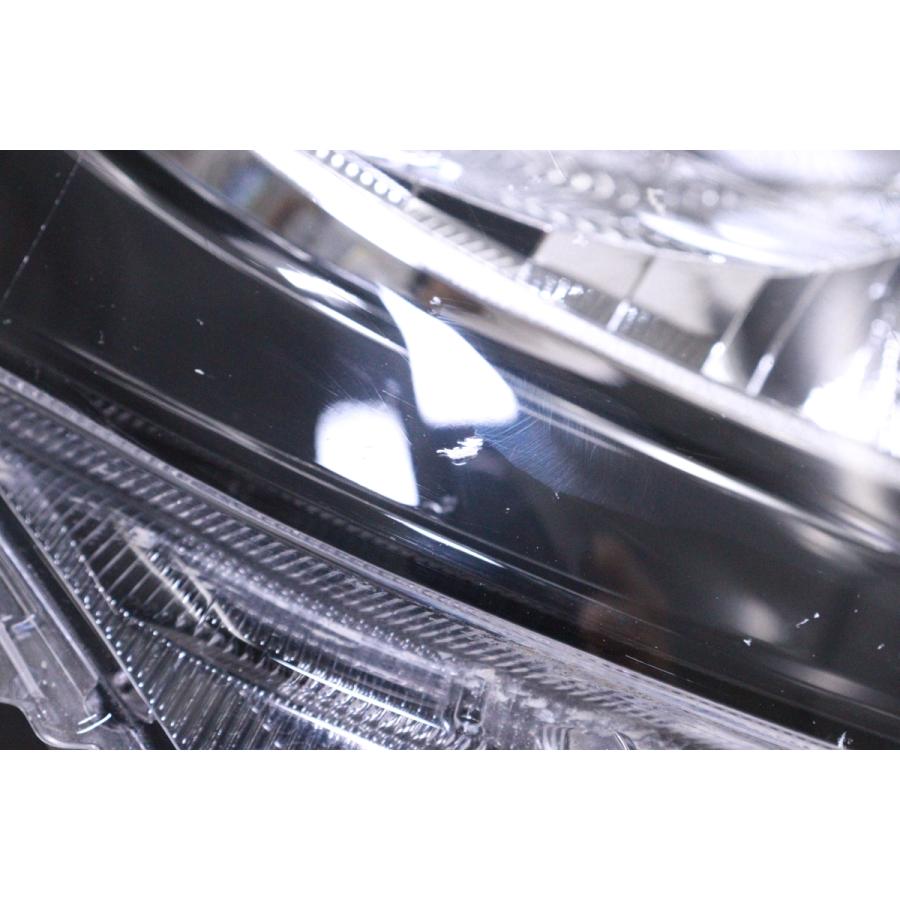 2Y-1489☆LED NRE210H カローラスポーツ☆右ヘッドライト KOITO 12-612