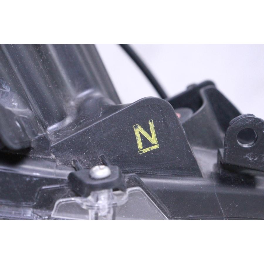 2Y-1489☆LED NRE210H カローラスポーツ☆右ヘッドライト KOITO 12-612