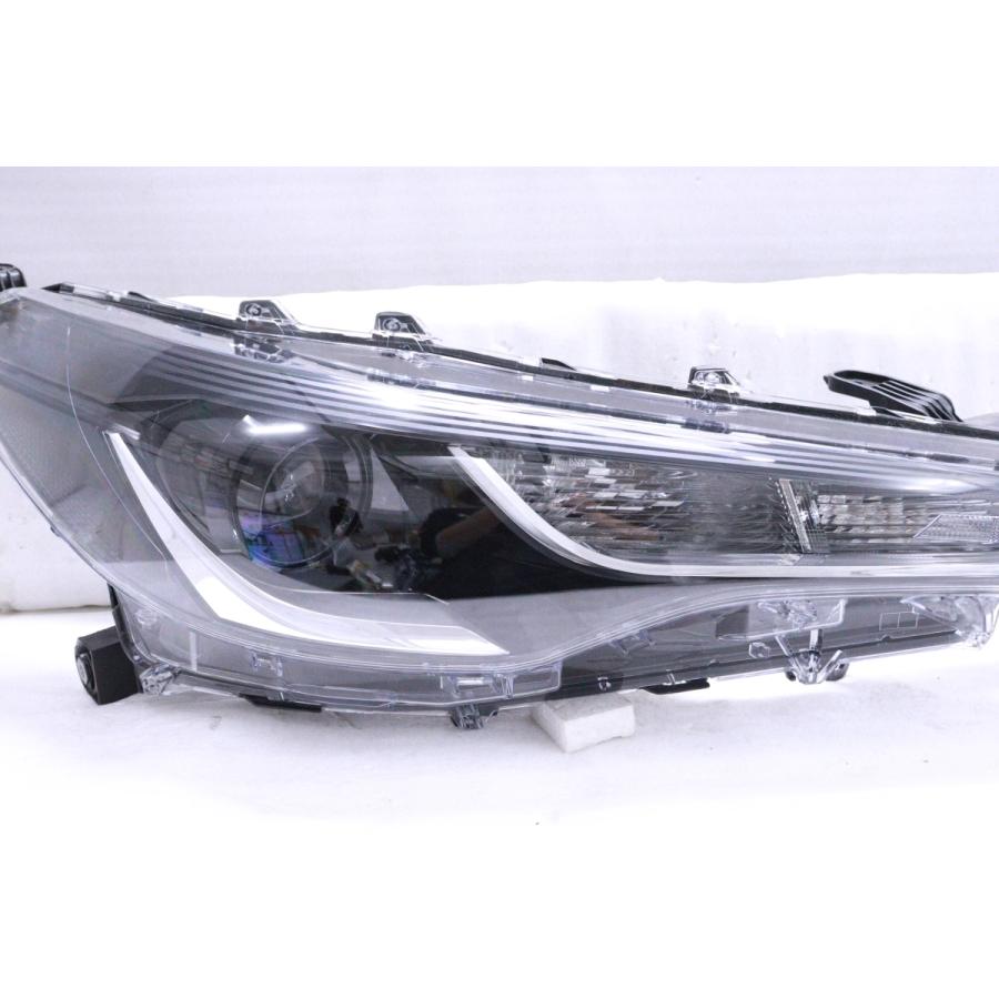 2Y-1521☆【値下】美品☆LED ZSG10 カローラクロス G S☆右ヘッド