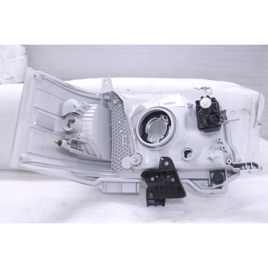 30-102☆極上品☆4型~ ハロゲン 200 ハイエース☆左ヘッドライト KOITO