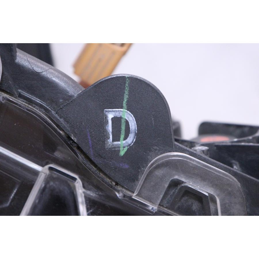 30-2121☆美品☆後期 LED ZVW51 プリウス☆右ヘッドライト KOITO