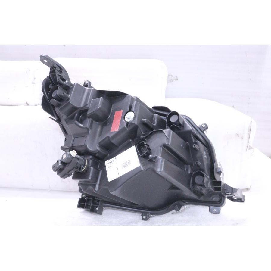 ルーミー M900A 後期 LEDヘッドライト 左 STANLEY W6249