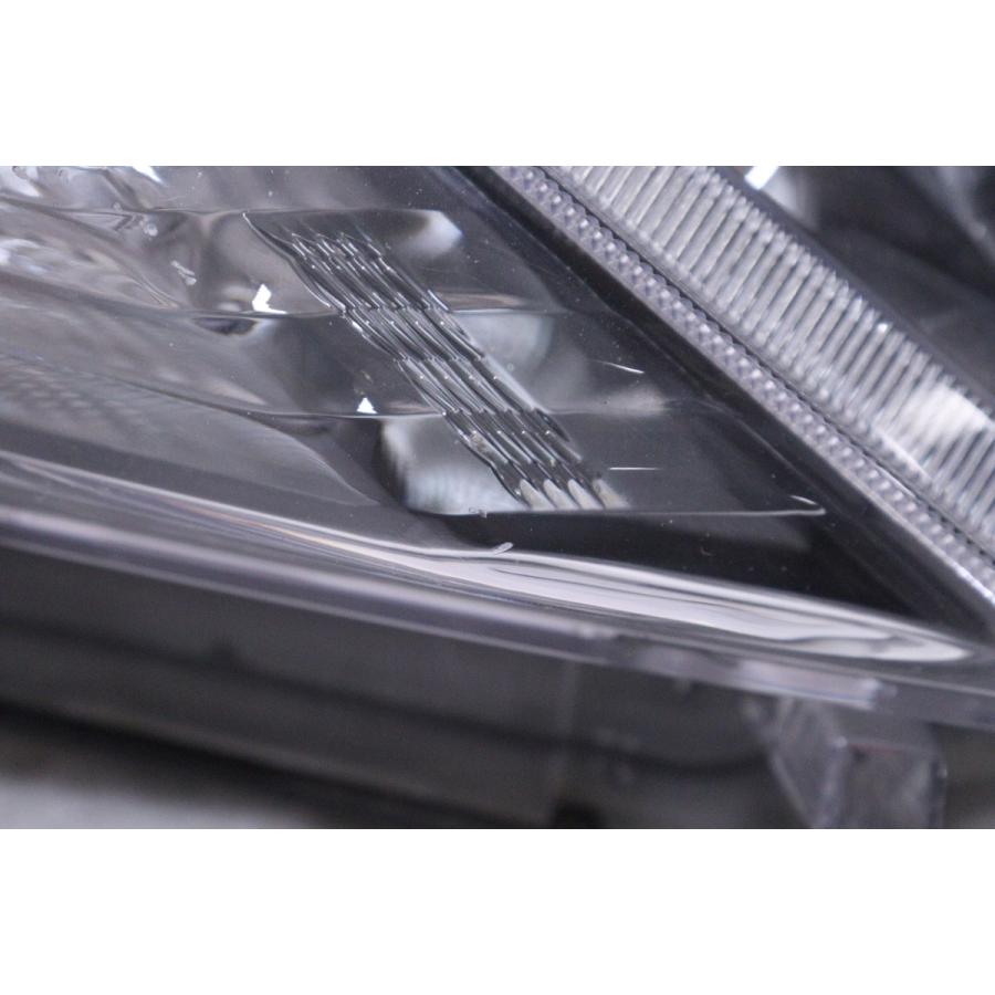 右ヘッドライト プリウス　zvw50 前期　LED ユニット品　トヨタ 30-312☆【値下】前期 LED ZVW50 プリウス☆右ヘッドライト KOITO 47