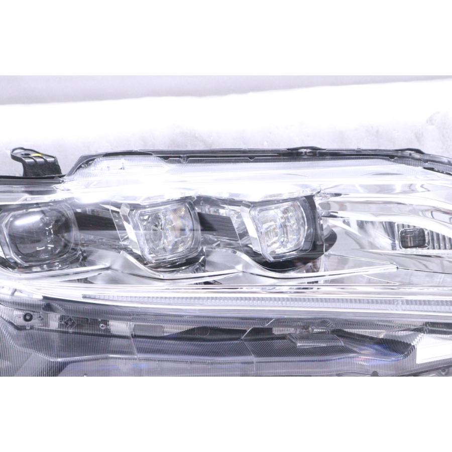 31-1070☆美品☆後期 LED ZSU60W ハリアー☆右ヘッドライト KOITO 48