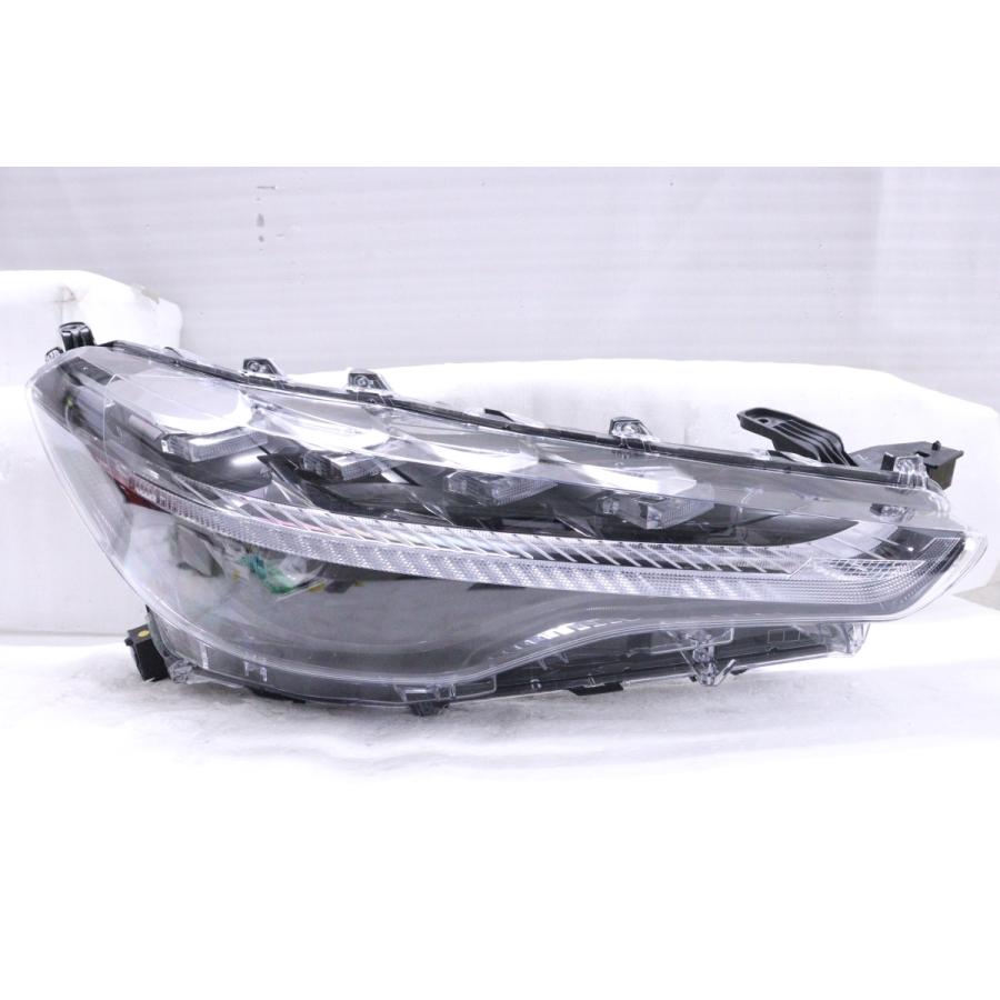32-2045☆美品☆LED ZVG11 カローラクロス☆右ヘッドライト HASCO 16