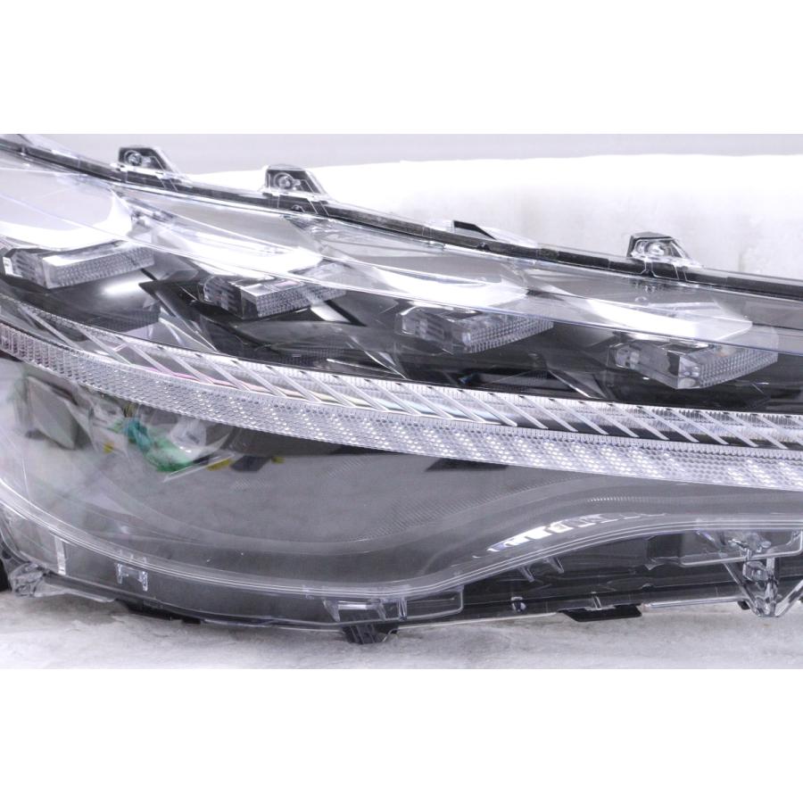 32-2045☆美品☆LED ZVG11 カローラクロス☆右ヘッドライト HASCO 16