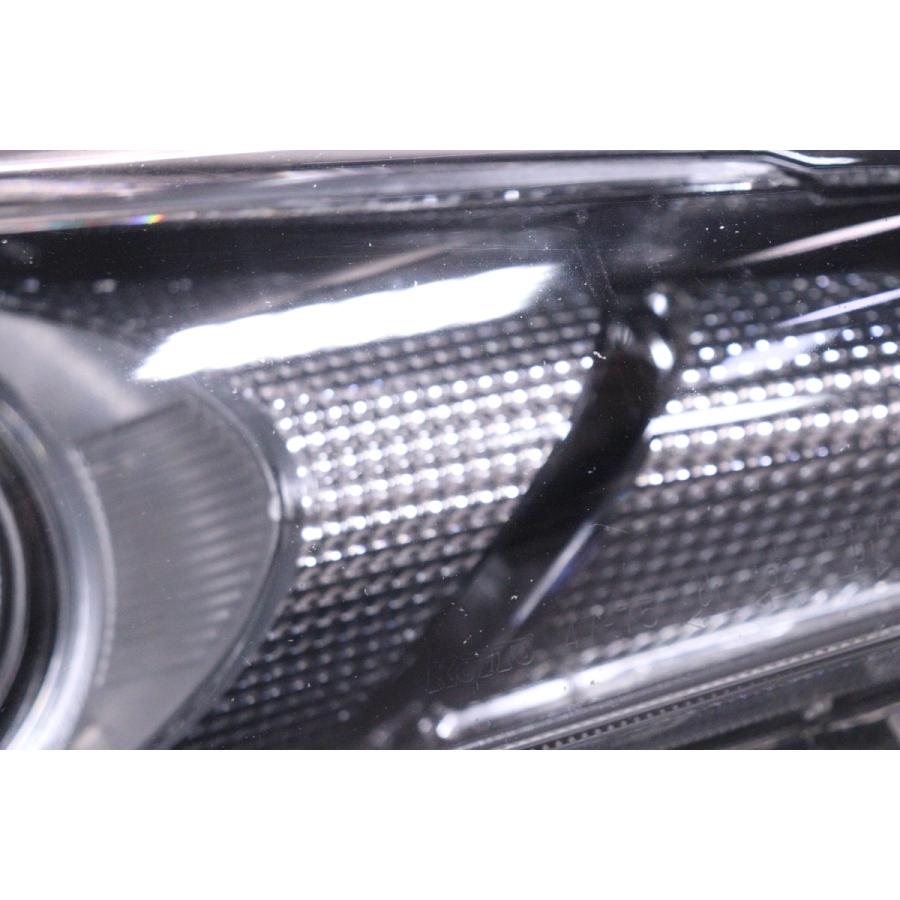 32-215☆前期 LED ZVW50 プリウス☆右ヘッドライト KOITO 47-75 打刻