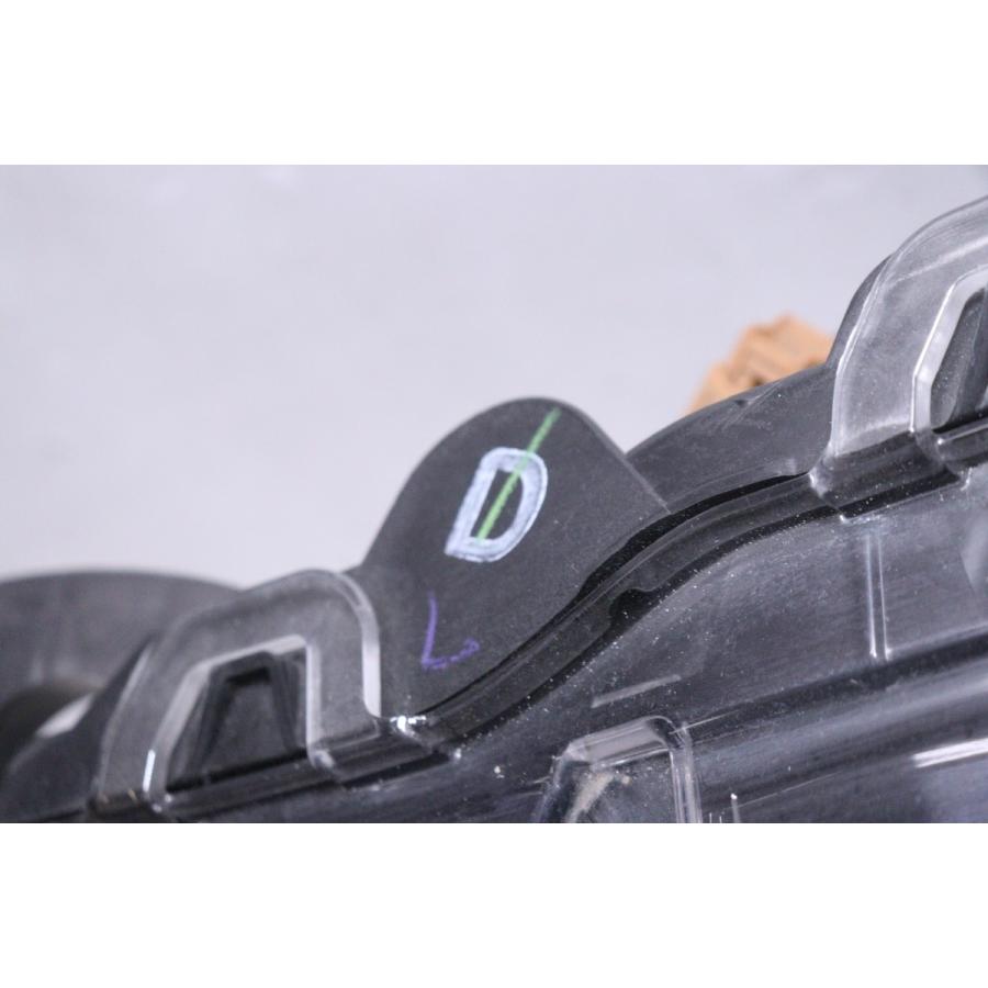 32-2263☆美品☆後期 LED ZVW51 プリウス☆左ヘッドライト KOITO