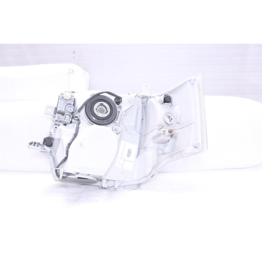 32-736☆4型~ LED 200 ハイエース☆右ヘッドライト KOITO 26-137 打刻