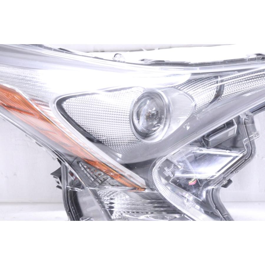 トヨタ ZVW50 プリウス 前期 右ヘッドライト LED 32-929☆【値下】前期 LED ZVW50 プリウス☆右ヘッドライト KOITO 47