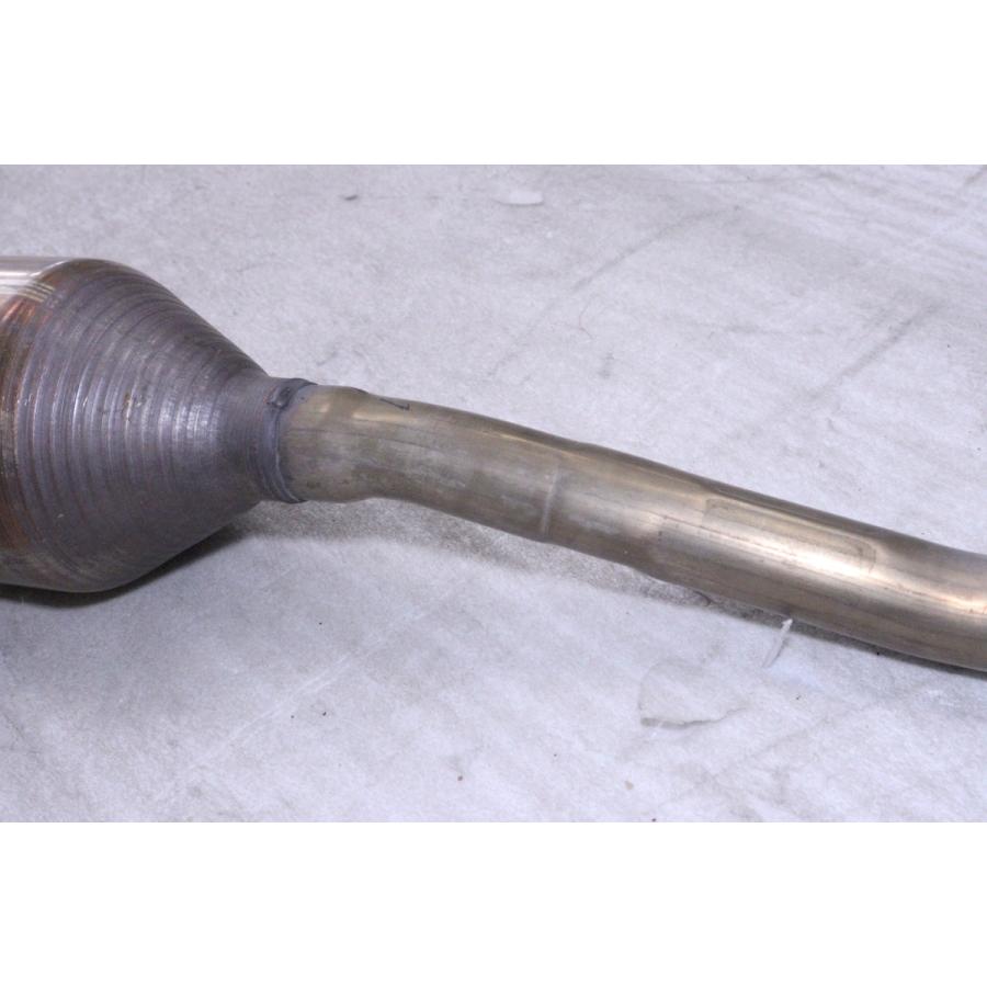 33-5☆部品取り☆ZVW40W プリウスα 触媒☆GP2/TB2/33721 エキゾースト