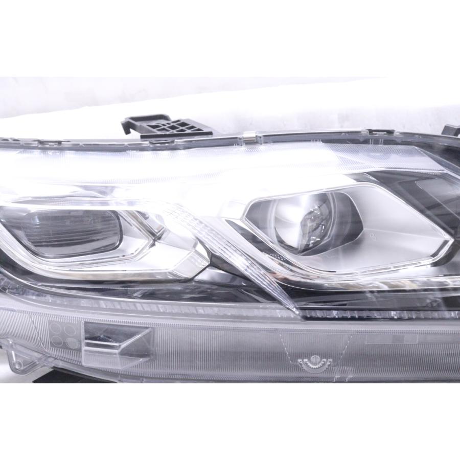 33-762☆【値下】美品☆前期 LED GK1W エクリプスクロス☆右ヘッド 