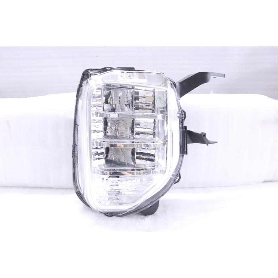 34-1456☆未使用☆LED B34W ekクロス☆右ヘッドライト KOITO 100-23773 