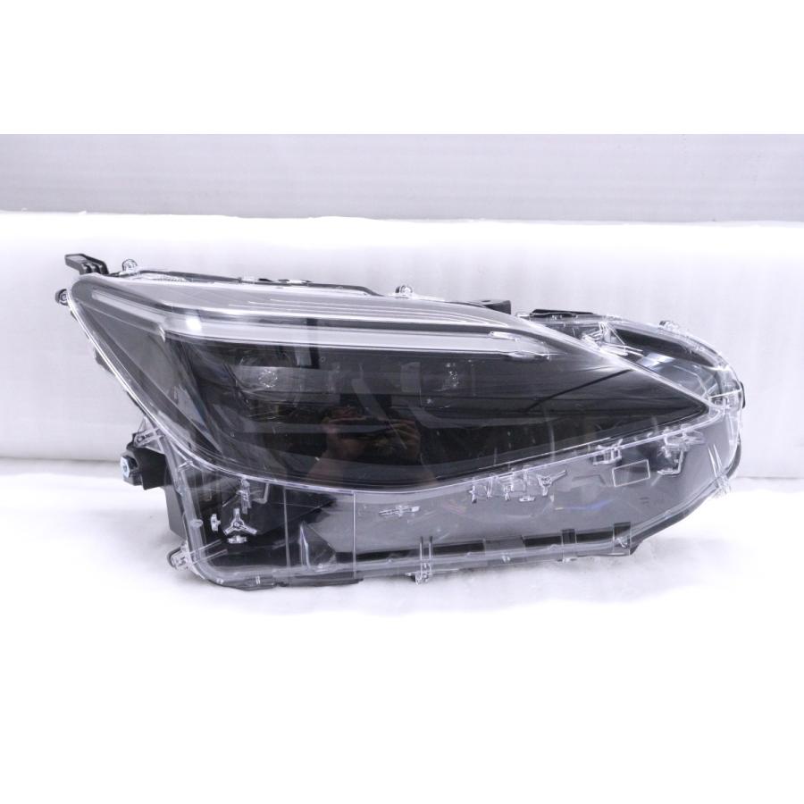 34-166☆美品☆LED MXPB10 ヤリスクロス☆右ヘッドライト KOITO