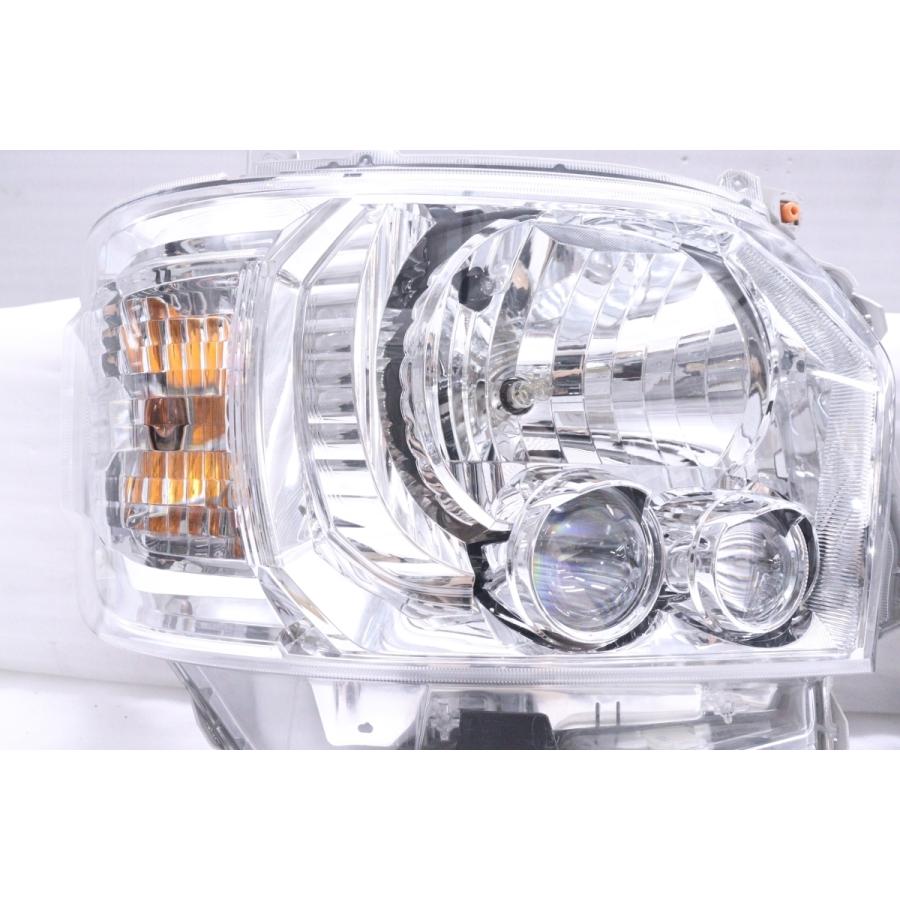 34-1780☆美品☆LED 4型~ 200 ハイエース☆左右ヘッドライト 26-137 84 