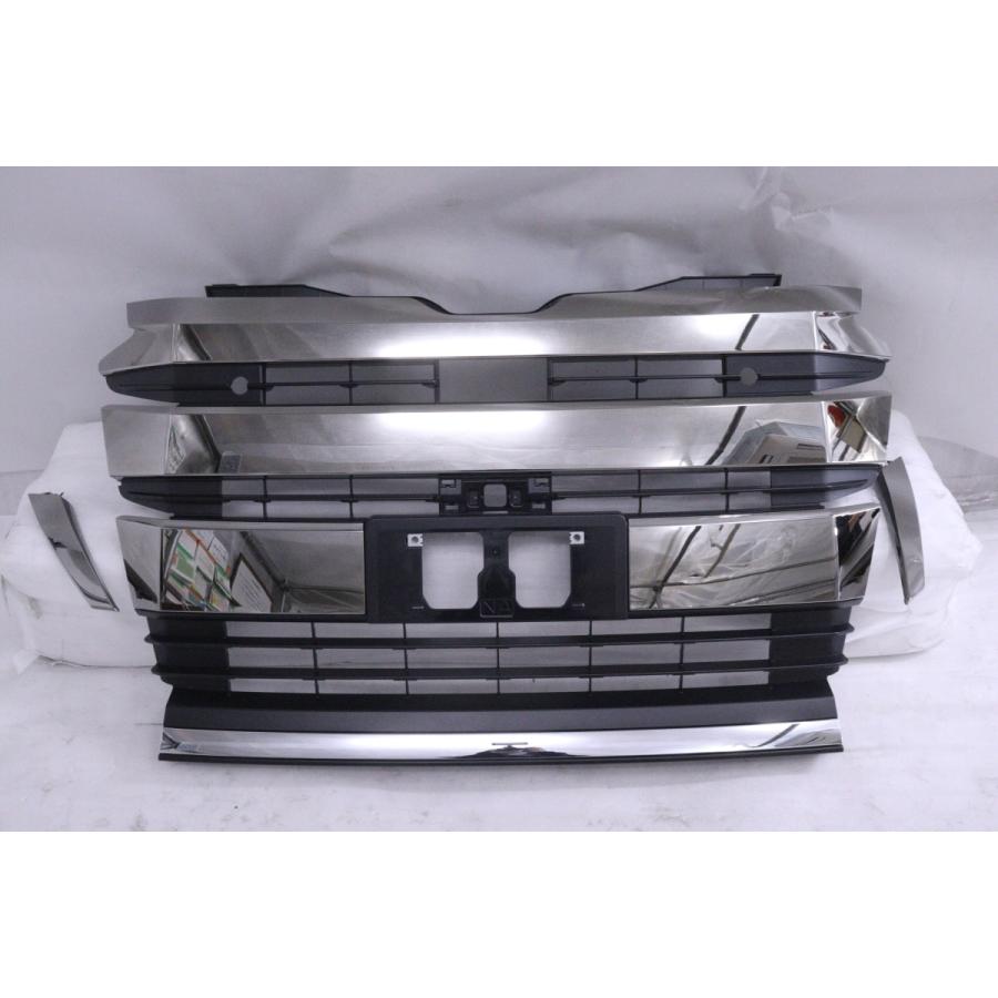 2025年トヨタノアフロントグリル新車外し