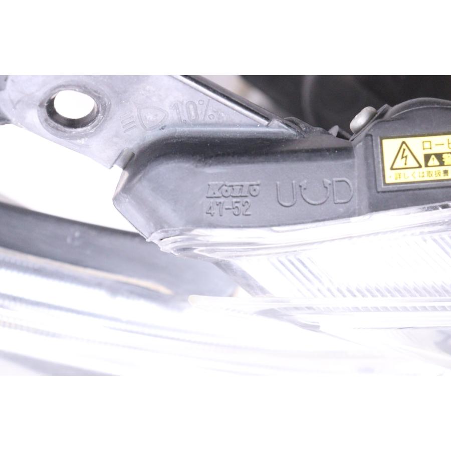 34-977☆後期 HID ZVW30 プリウス☆右ヘッドライト KOITO 47-52 打刻