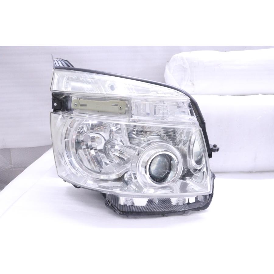 35-134☆【値下】前期 HID ZRR70W ヴォクシー 煌☆右ヘッドライト  