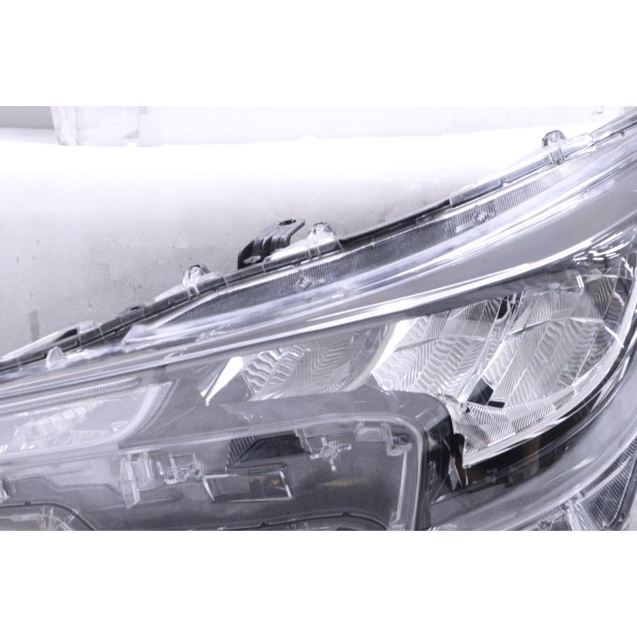35-1672☆美品☆LED NRE210H カローラスポーツ HV☆左ヘッドライト 
