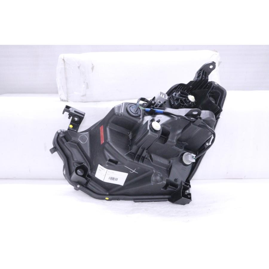 ダイハツ　ミライースLA350S 右ヘッドライトKOITO 100-69042 ダイハツ ミライースLA350S 右ヘッドライトKOITO 100-69042