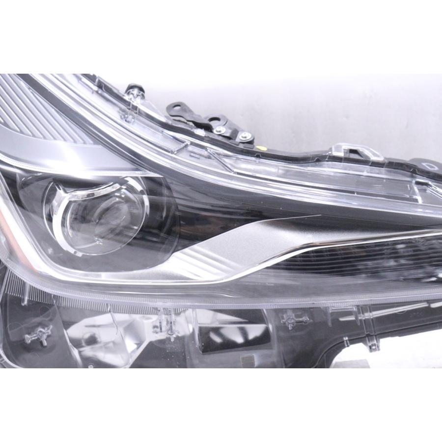 35-2196☆美品 後期 LED ZVW51 プリウス☆右ヘッドライト KOITO 47-104