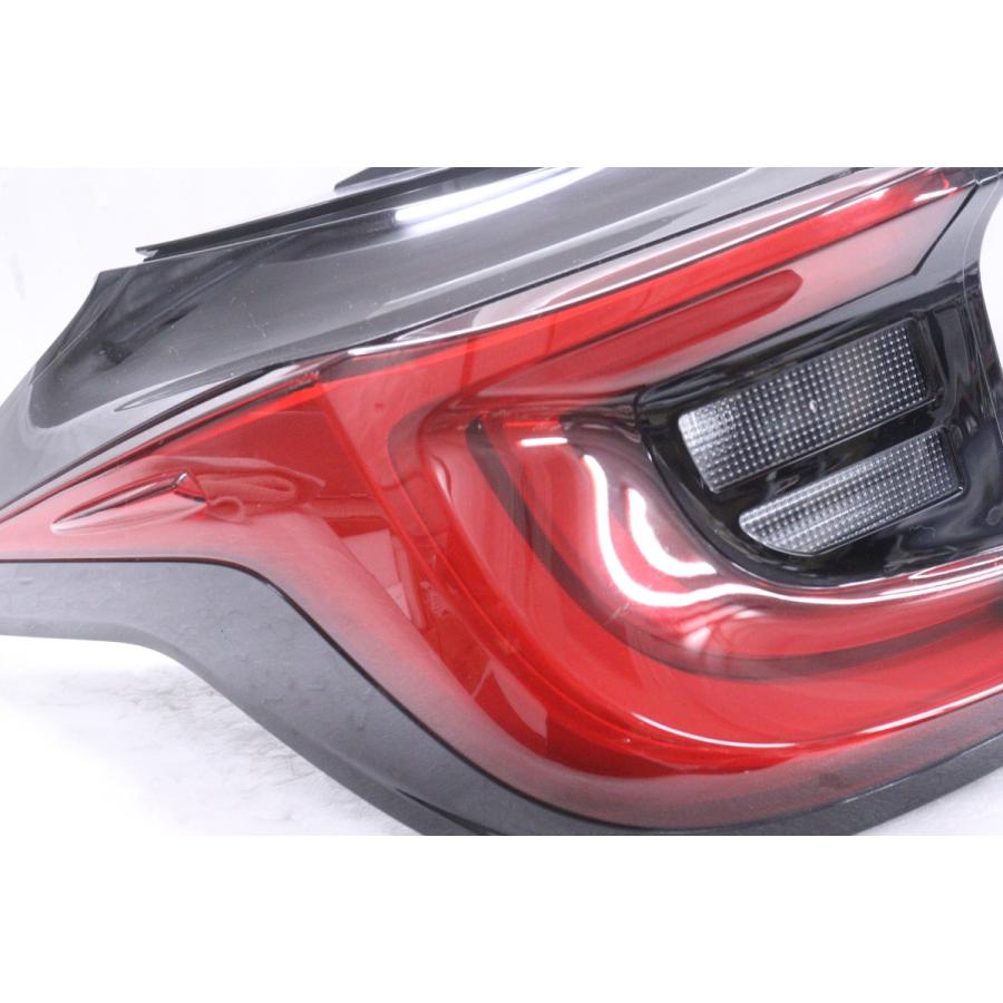 35-864☆【値下】美品☆LED MXPA10 ヤリス☆左テールライト KOITO K0