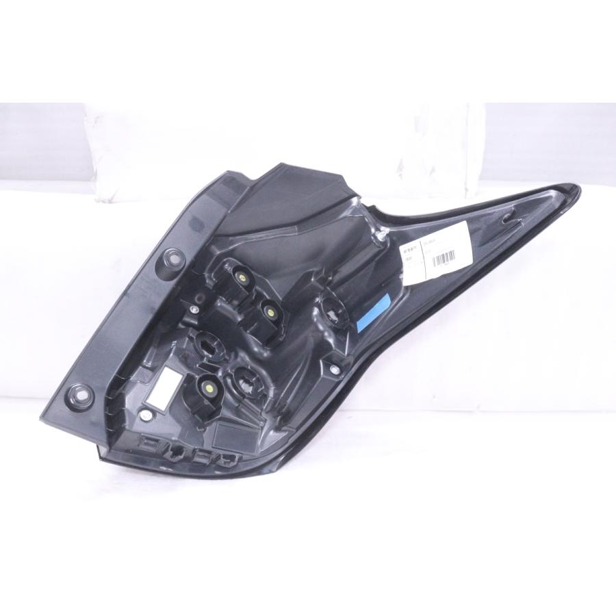 35-864☆【値下】美品☆LED MXPA10 ヤリス☆左テールライト KOITO K0