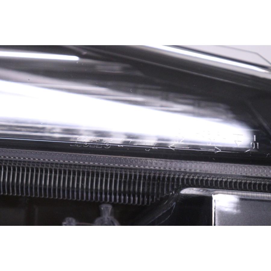 36-1632☆美品☆後期 LED ZVW51 プリウス☆右ヘッドライト KOITO 47