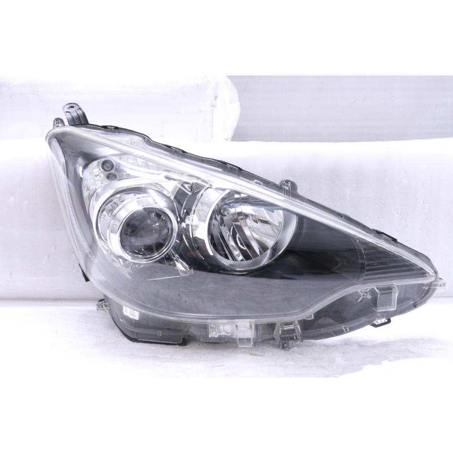 36-167☆前期 LED NHP10 アクア☆右ヘッドライト KOITO 52-247 打刻:W 